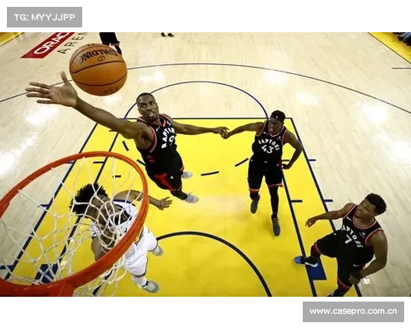 NBA总决赛第三场:勇士胜骑士 NBA总决赛第三场:勇士胜骑士